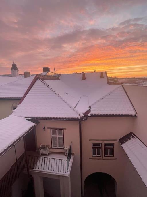 Historical Zaffir House - Market Square Levoča Buitenkant foto