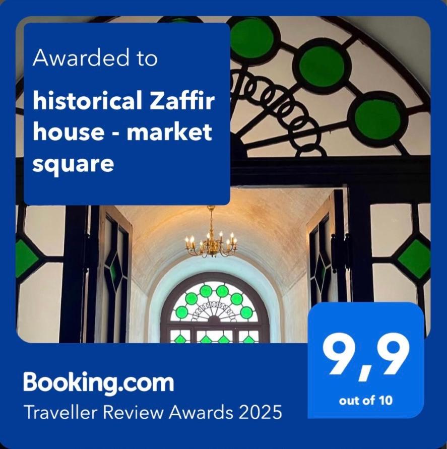 Historical Zaffir House - Market Square Levoča Buitenkant foto